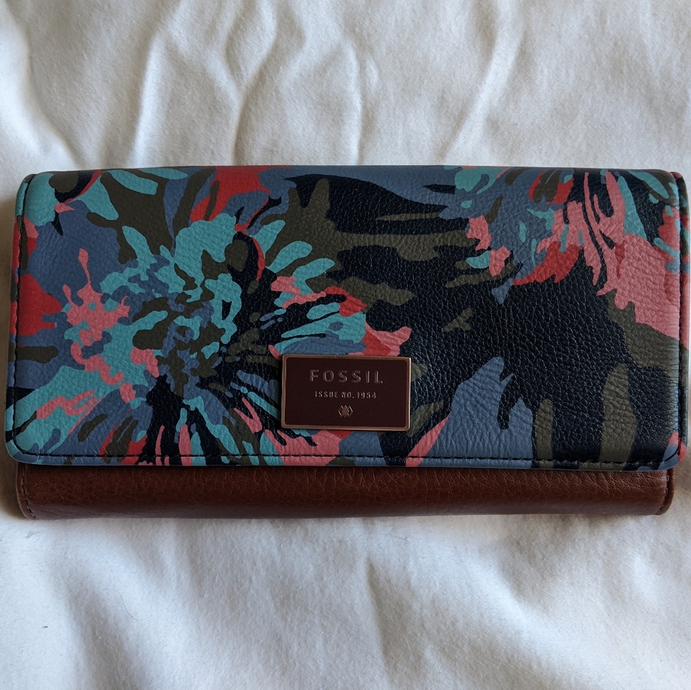 Fossil Dawson Flap Clutch Blue Floral